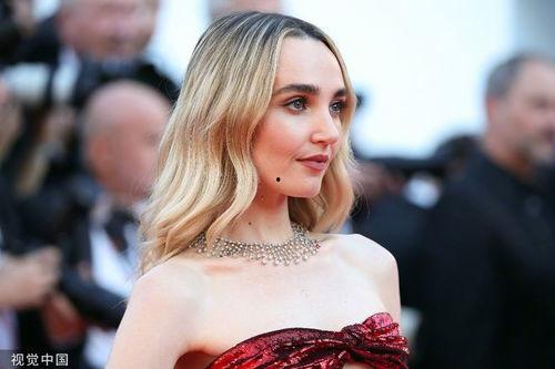 2017国外明星艳照,揭秘明星隐私泄露背后的真相